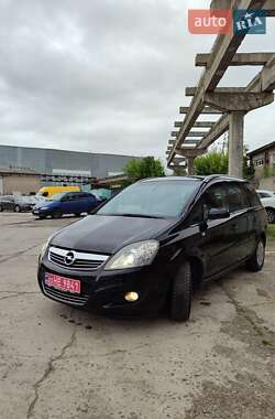 Минивэн Opel Zafira 2010 в 
