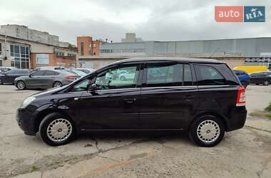 Минивэн Opel Zafira 2010 в 
