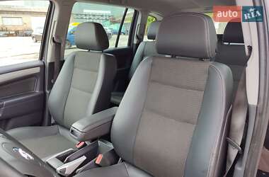 Минивэн Opel Zafira 2010 в 