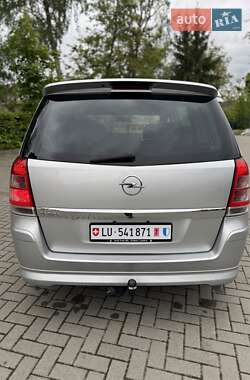 Минивэн Opel Zafira 2009 в 
