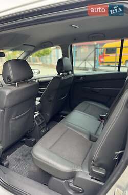 Минивэн Opel Zafira 2009 в 