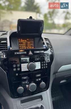 Минивэн Opel Zafira 2009 в 