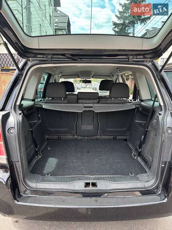 Минивэн Opel Zafira 2007 в Киеве