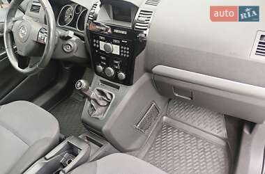 Минивэн Opel Zafira 2011 в 