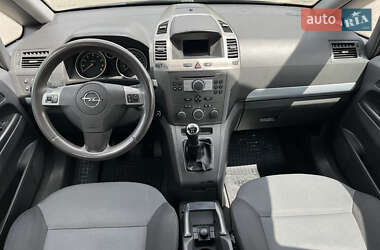 Минивэн Opel Zafira 2005 в 