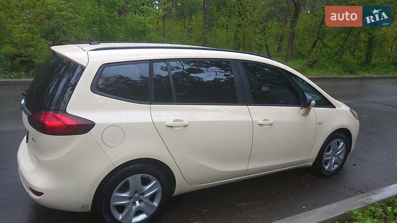 Мінівен Opel Zafira 2014 в Києві