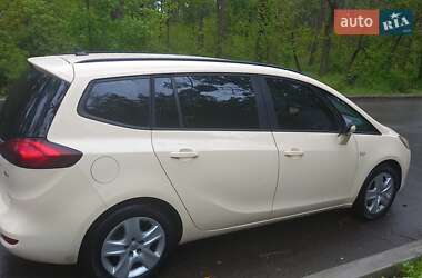 Мінівен Opel Zafira 2014 в 