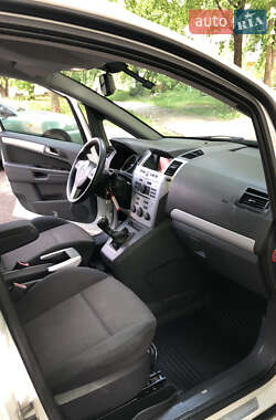 Минивэн Opel Zafira 2009 в 