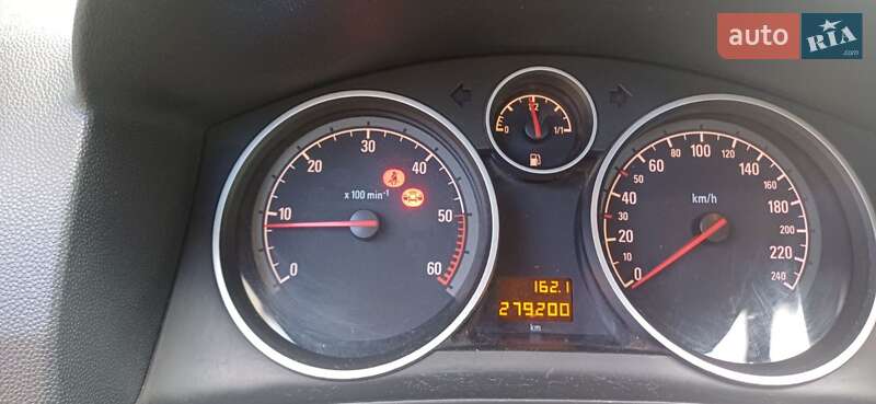 Мінівен Opel Zafira 2010 в Ужгороді