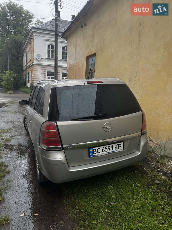 Минивэн Opel Zafira 2007 в Дрогобыче