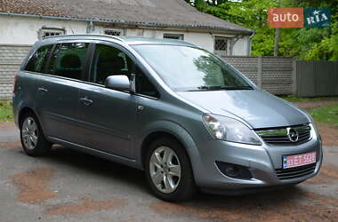 Минивэн Opel Zafira 2010 в 
