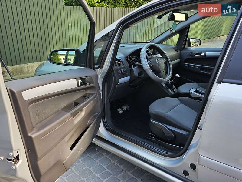 Мінівен Opel Zafira 2008 в Тернополі