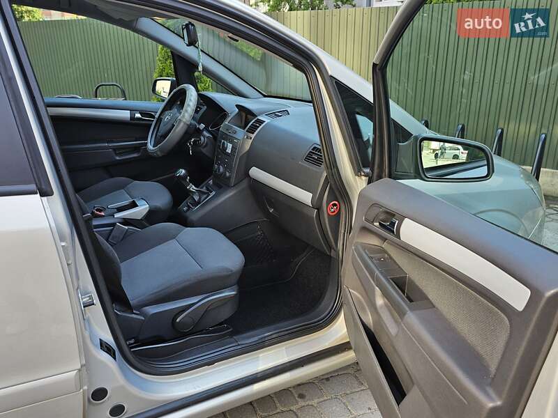 Мінівен Opel Zafira 2008 в Тернополі