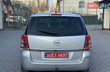 Минивэн Opel Zafira 2009 в 