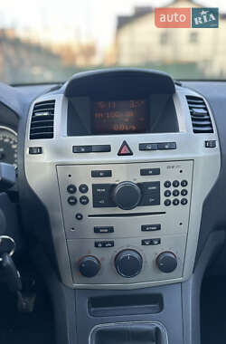 Минивэн Opel Zafira 2009 в 