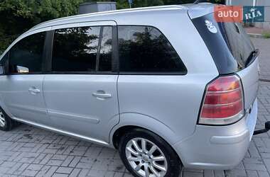 Минивэн Opel Zafira 2007 в 