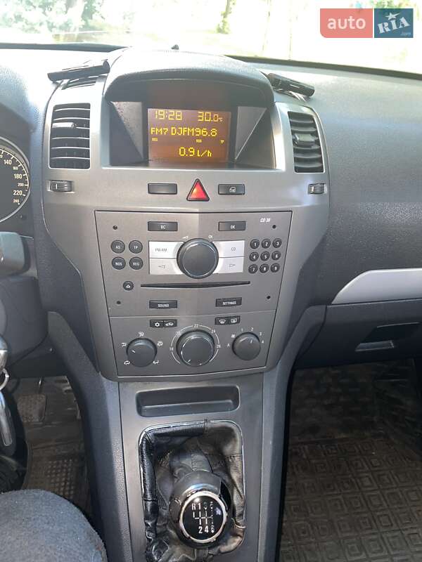 Минивэн Opel Zafira 2007 в Киеве