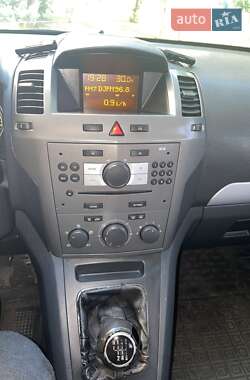 Минивэн Opel Zafira 2007 в 