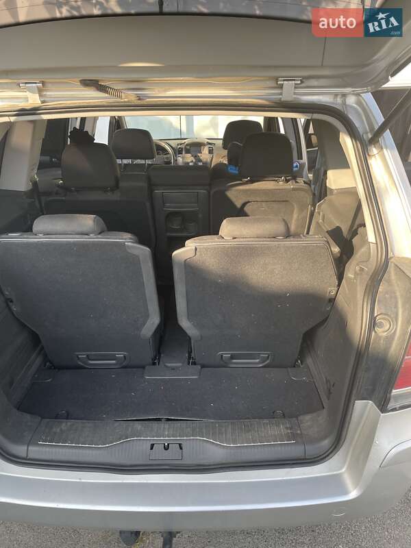 Минивэн Opel Zafira 2007 в Киеве