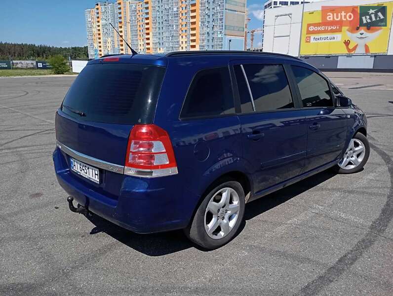 Мінівен Opel Zafira 2008 в Києві