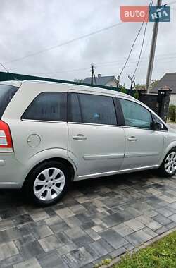 Минивэн Opel Zafira 2008 в 