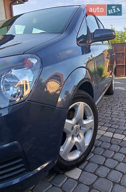 Минивэн Opel Zafira 2008 в 