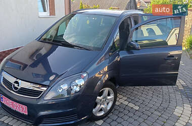 Минивэн Opel Zafira 2008 в 