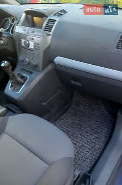 Минивэн Opel Zafira 2008 в 