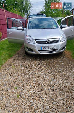 Минивэн Opel Zafira 2009 в 