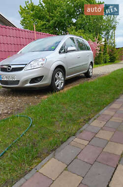 Минивэн Opel Zafira 2009 в 