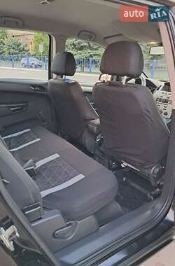 Минивэн Opel Zafira 2009 в 