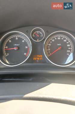 Минивэн Opel Zafira 2010 в 