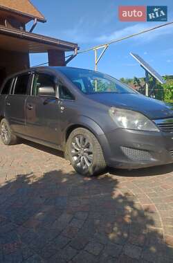 Минивэн Opel Zafira 2010 в 