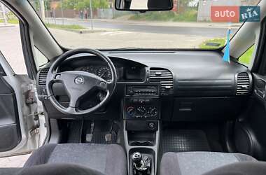 Минивэн Opel Zafira 2002 в 