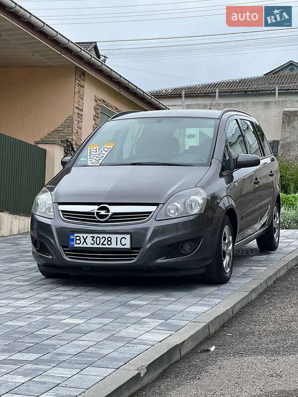 Минивэн Opel Zafira 2009 в Хмельницком
