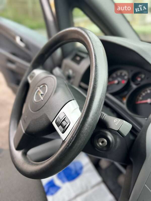 Минивэн Opel Zafira 2009 в Хмельницком
