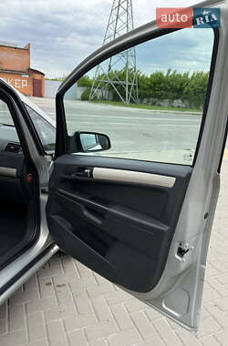 Минивэн Opel Zafira 2009 в 