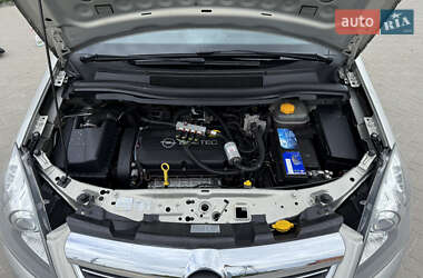 Минивэн Opel Zafira 2009 в 
