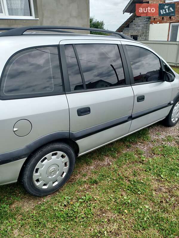 Opel Zafira 2001