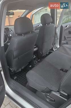 Минивэн Opel Zafira 2010 в 