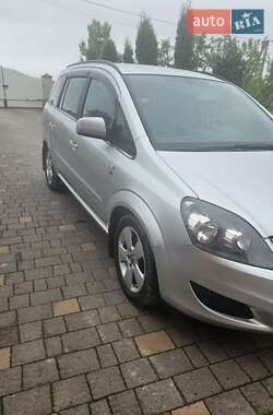 Минивэн Opel Zafira 2010 в 