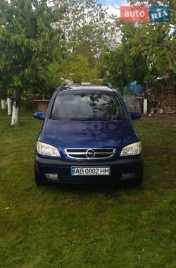 Минивэн Opel Zafira 2003 в Могилев-Подольске