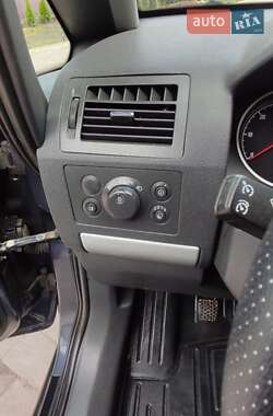 Минивэн Opel Zafira 2009 в 