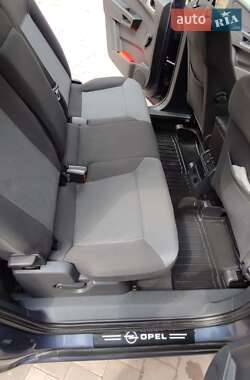 Минивэн Opel Zafira 2009 в 