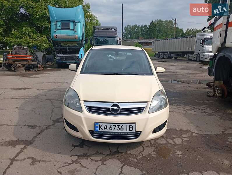 Opel Zafira 2012