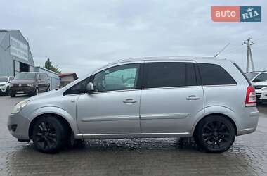 Минивэн Opel Zafira 2010 в 