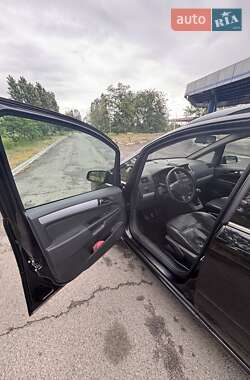 Минивэн Opel Zafira 2006 в 
