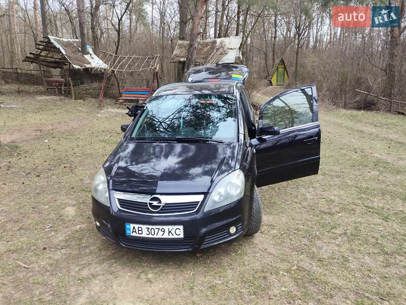 Минивэн Opel Zafira 2006 в 
