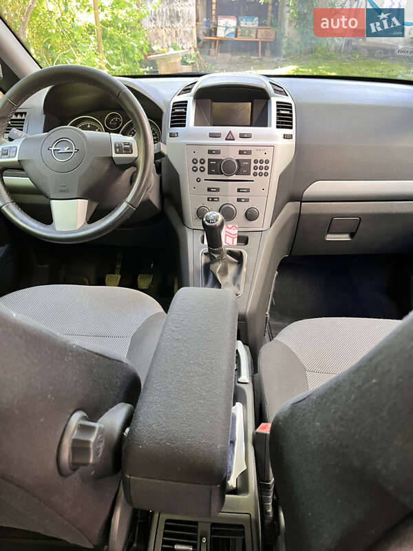 Минивэн Opel Zafira 2009 в Ивано-Франковске