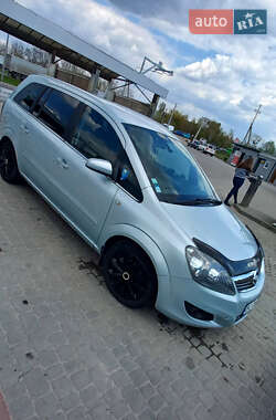 Минивэн Opel Zafira 2009 в 